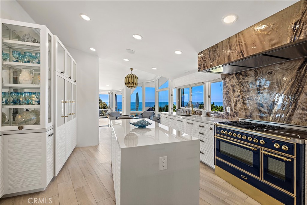 594 Cliff Drive, Laguna Beach CA 92651 - photo 8