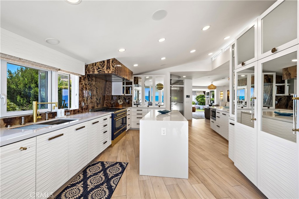 594 Cliff Drive, Laguna Beach CA 92651 - photo 10