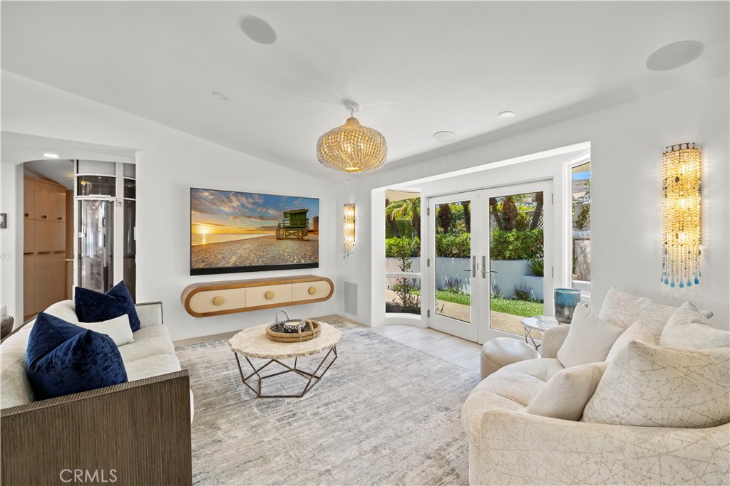 594 Cliff Drive, Laguna Beach CA 92651 - photo 18