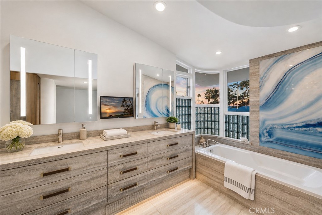 594 Cliff Drive, Laguna Beach CA 92651 - photo 27