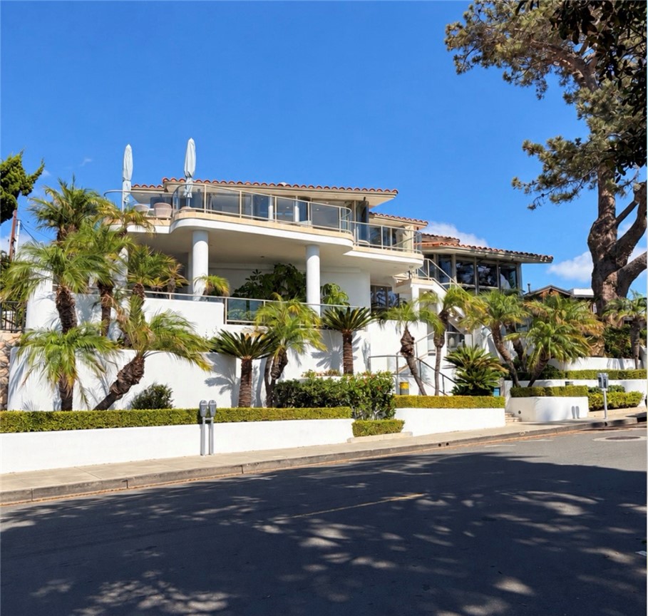 594 Cliff Drive, Laguna Beach CA 92651 - photo 29