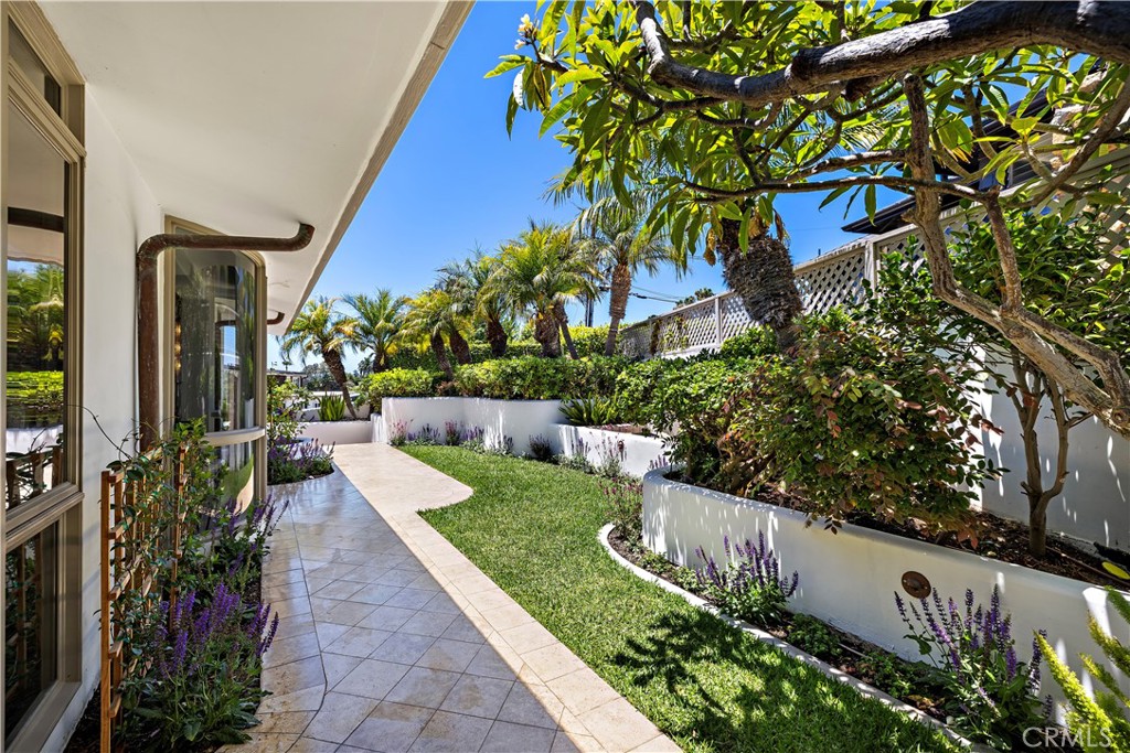 594 Cliff Drive, Laguna Beach CA 92651 - photo 32
