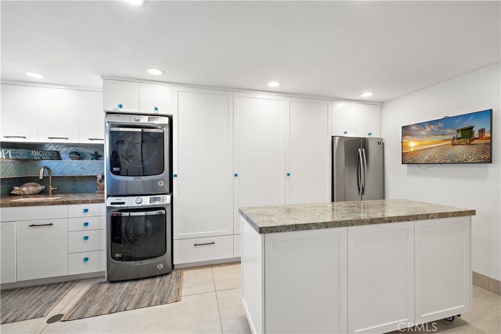 594 Cliff Drive, Laguna Beach CA 92651 - photo 36