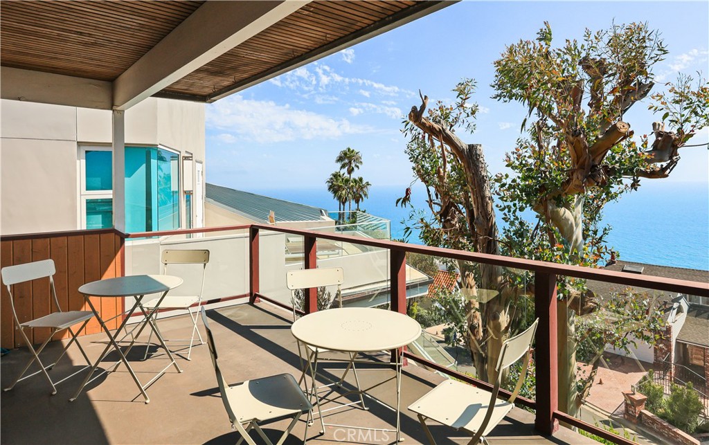 Kitchen and dining Patio - 599 Alta Vista, Laguna Beach CA 92651 - photo 14