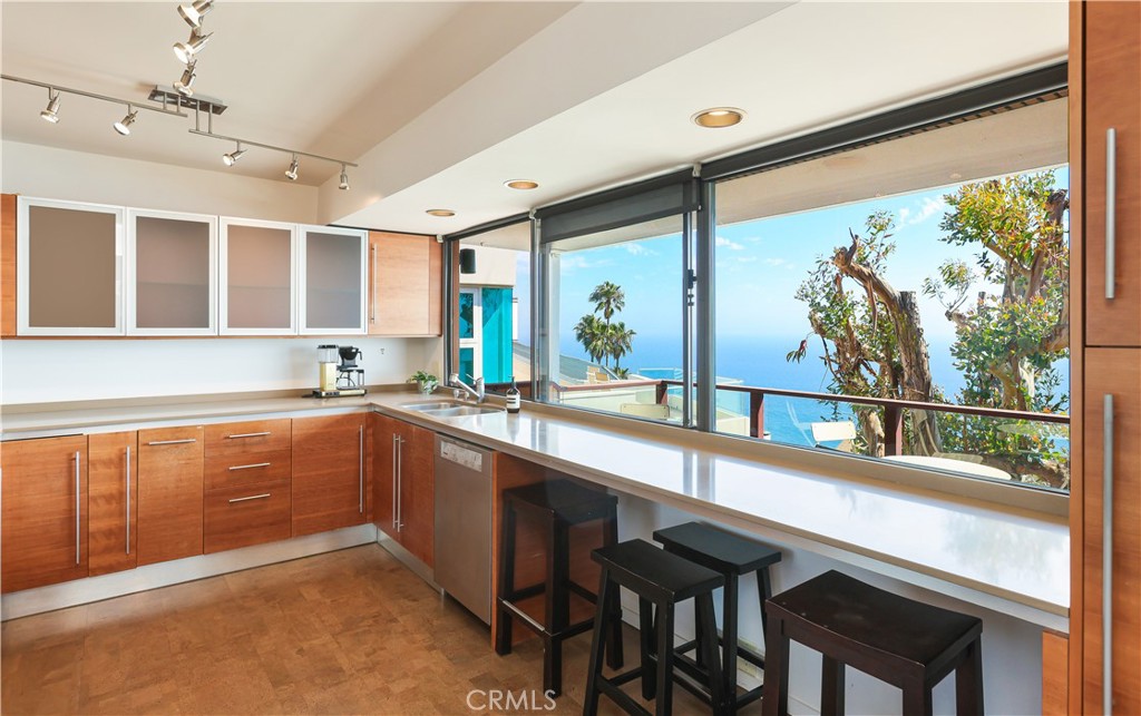 Kitchen - 599 Alta Vista, Laguna Beach CA 92651 - photo 10