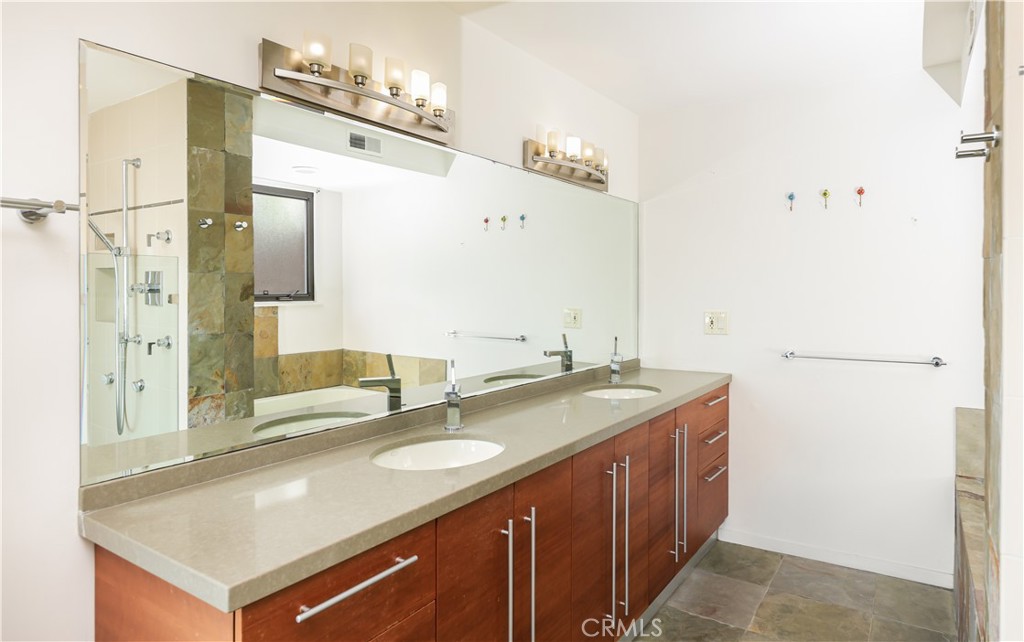 Dual Vanity - 599 Alta Vista, Laguna Beach CA 92651 - photo 25