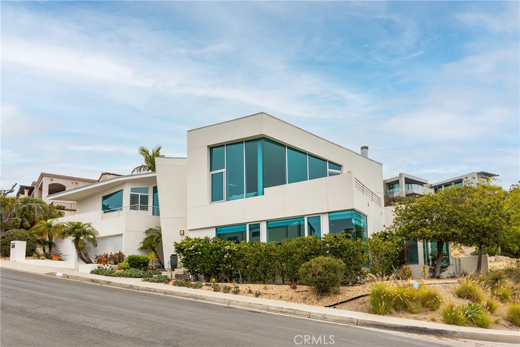 600 LORETTA Drive, Laguna Beach CA 92651 - photo 1