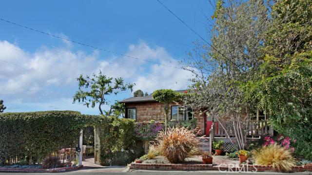 Classic Laguna Beach cottage with drought tolerant front yard landscaping and large, private side yard - 600 Oak, Laguna Beach CA 92651 - photo 1