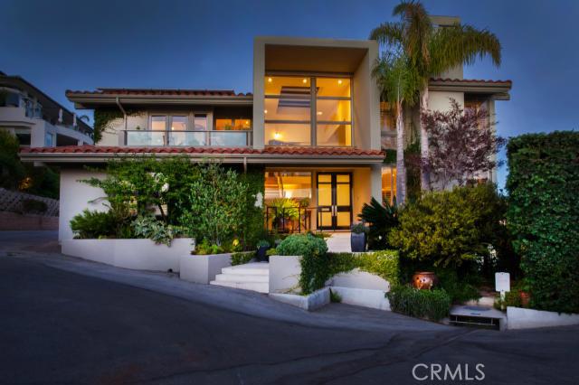 This property is architecturally stunning from every angle! - 600 Vista Lane, Laguna Beach CA 92651 - photo 1