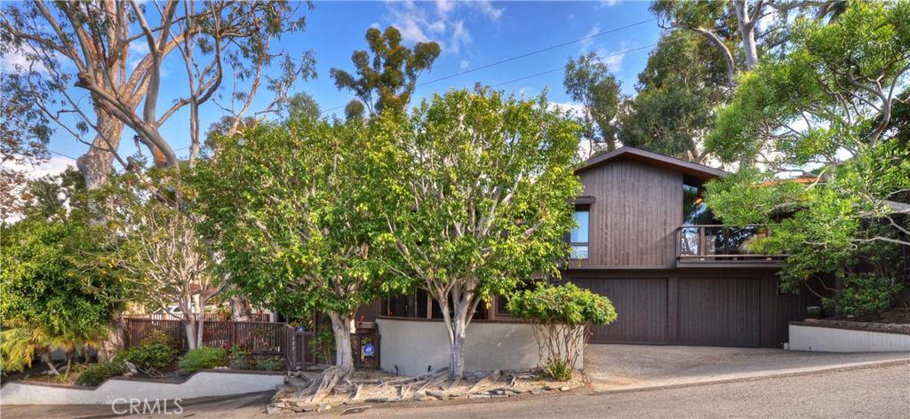 Stunning, fully remodeled Chris Abel designed home in the heart of Laguna Village! - 605 Agate Street, Laguna Beach CA 92651 - photo 1
