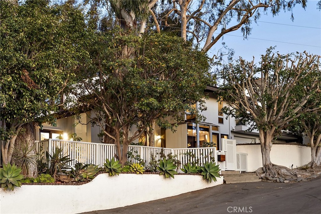 605 Agate Street, Laguna Beach CA 92651 - photo 1