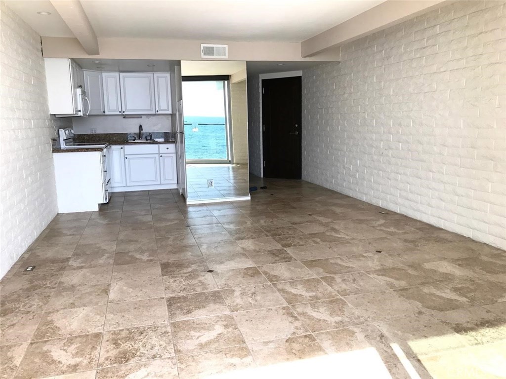 609 Sleepy Hollow Lane 7, Laguna Beach CA 92651 - photo 1