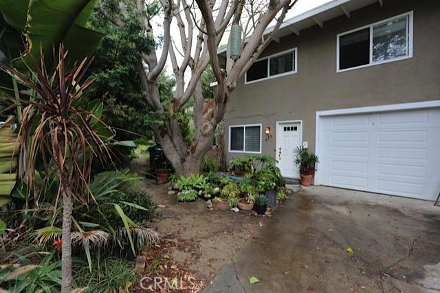 Cul de sac location just two blocks from Laguna Beach High School~ One car garage with direct access~ - 610 Griffith Way, Laguna Beach CA 92651 - photo 1