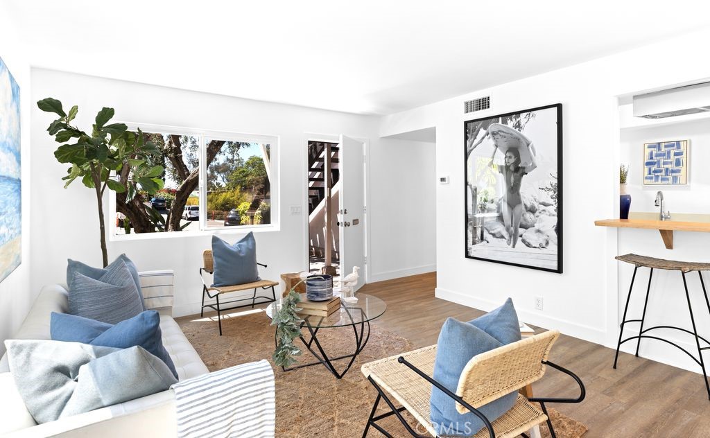 611 Griffith Way, Laguna Beach CA 92651 - photo 1
