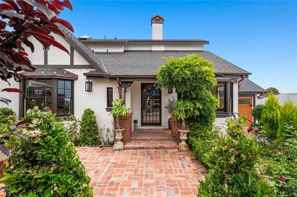 Recognized under the Mills Act, this property offers substantial property tax savings due to its architectural significa - 615 Seaview Street, Laguna Beach CA 92651 - photo 1