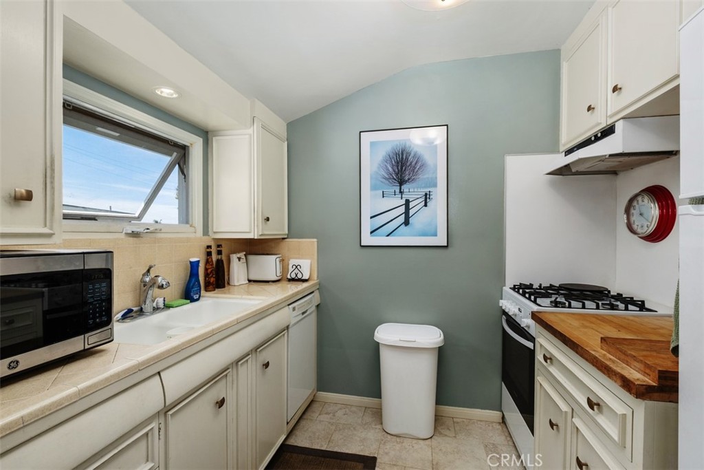 620 Cuprien Kitchen - 616 Cuprien Way, Laguna Beach CA 92651 - photo 47