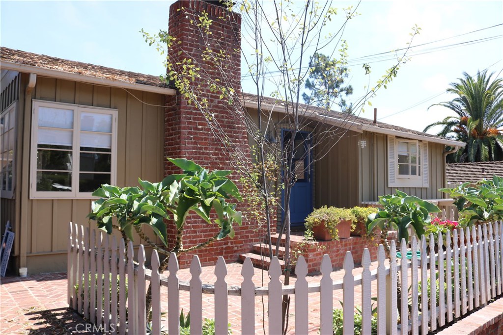 617 Lombardy Lane, Laguna Beach CA 92651 - photo 1
