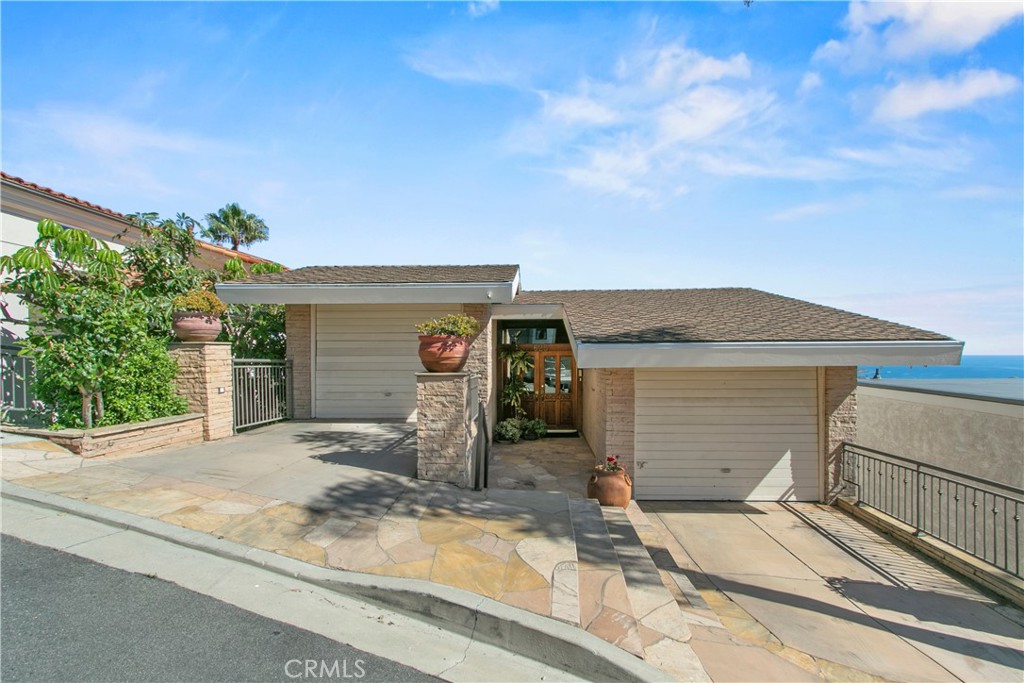 625 Fontana, Laguna Beach CA 92651 - photo 1