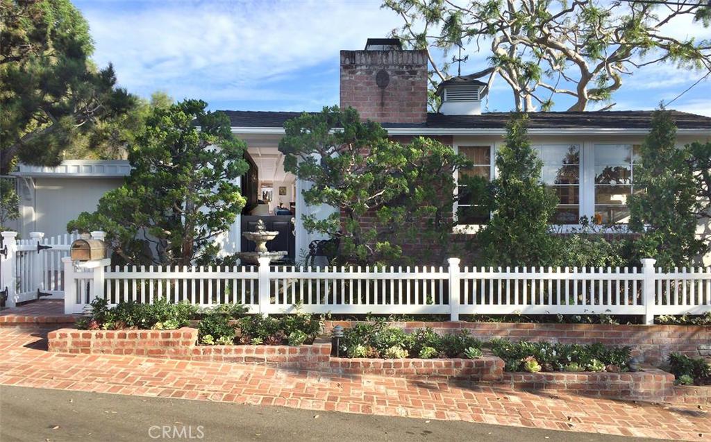 Quintessential Laguna Beach cottage, romantic and inviting - 631 Lombardy Lane, Laguna Beach CA 92651 - photo 1