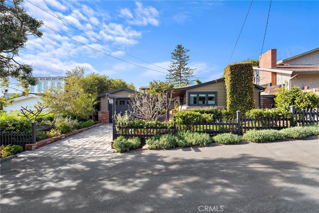 Historic Seaview Cottage - 638 Seaview Street, Laguna Beach CA 92651 - photo 1