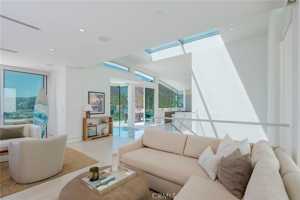 640 Temple Hills Drive, Laguna Beach CA 92651 - photo 15