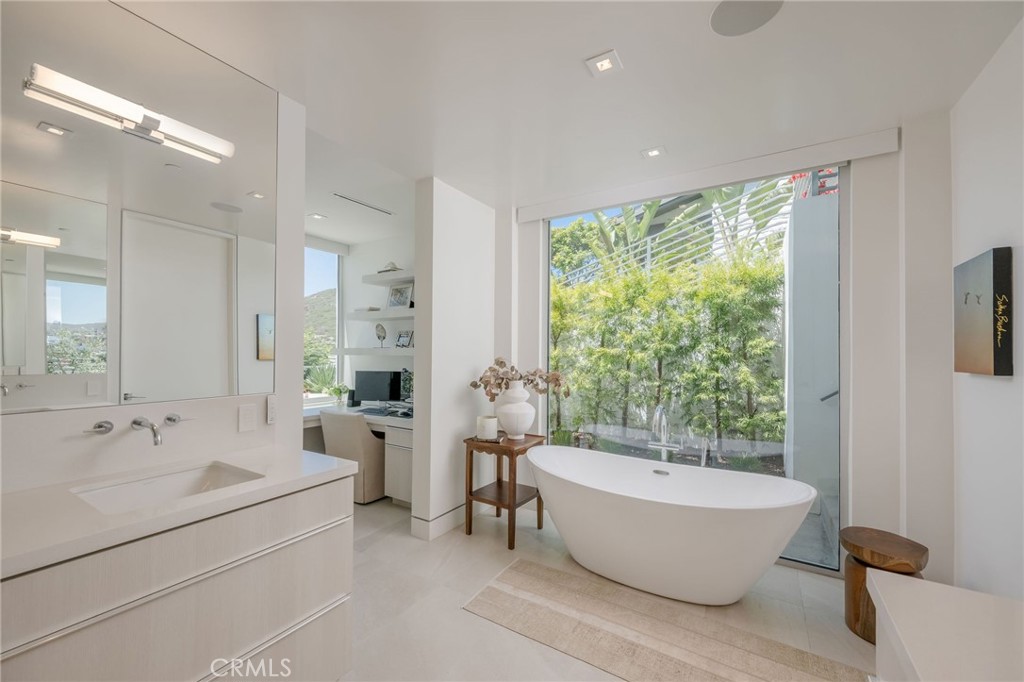 640 Temple Hills Drive, Laguna Beach CA 92651 - photo 18
