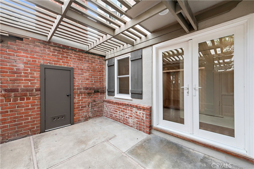 644 Glenneyre Street A, Laguna Beach CA 92651 - photo 1