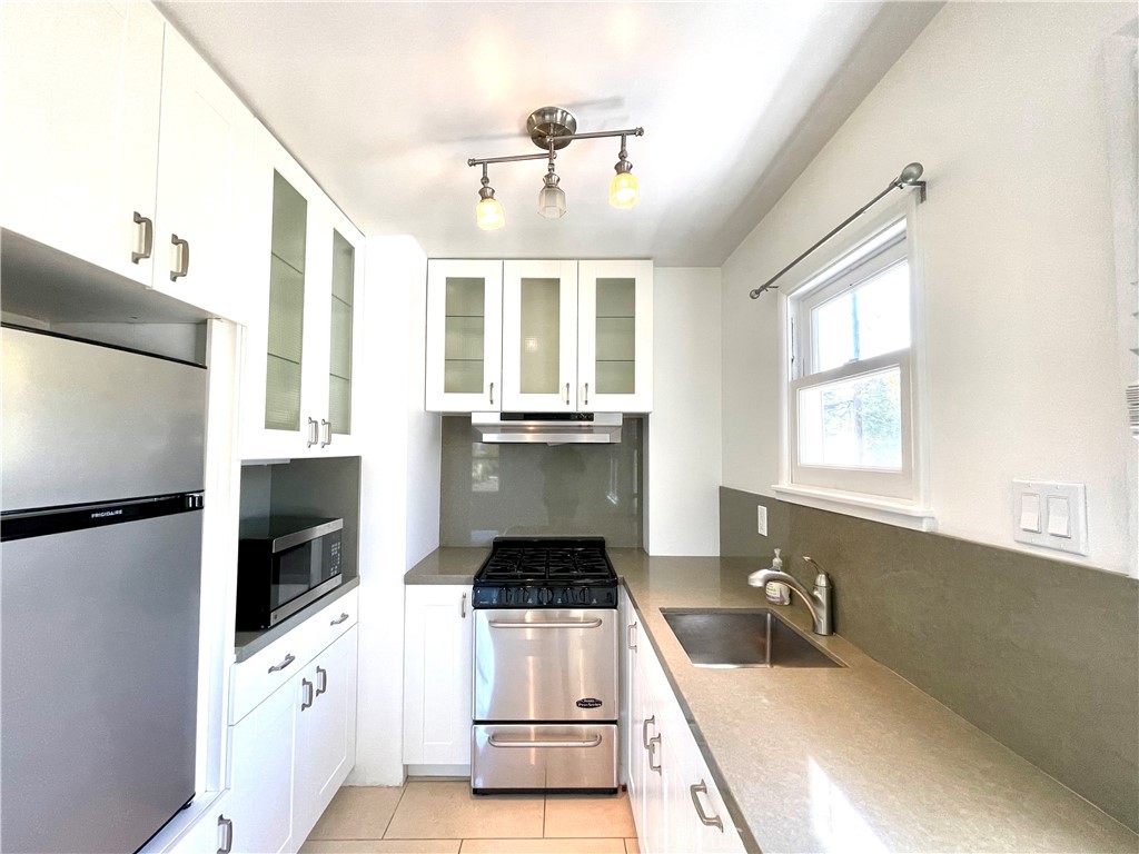 644 Glenneyre Street C, Laguna Beach CA 92651 - photo 1