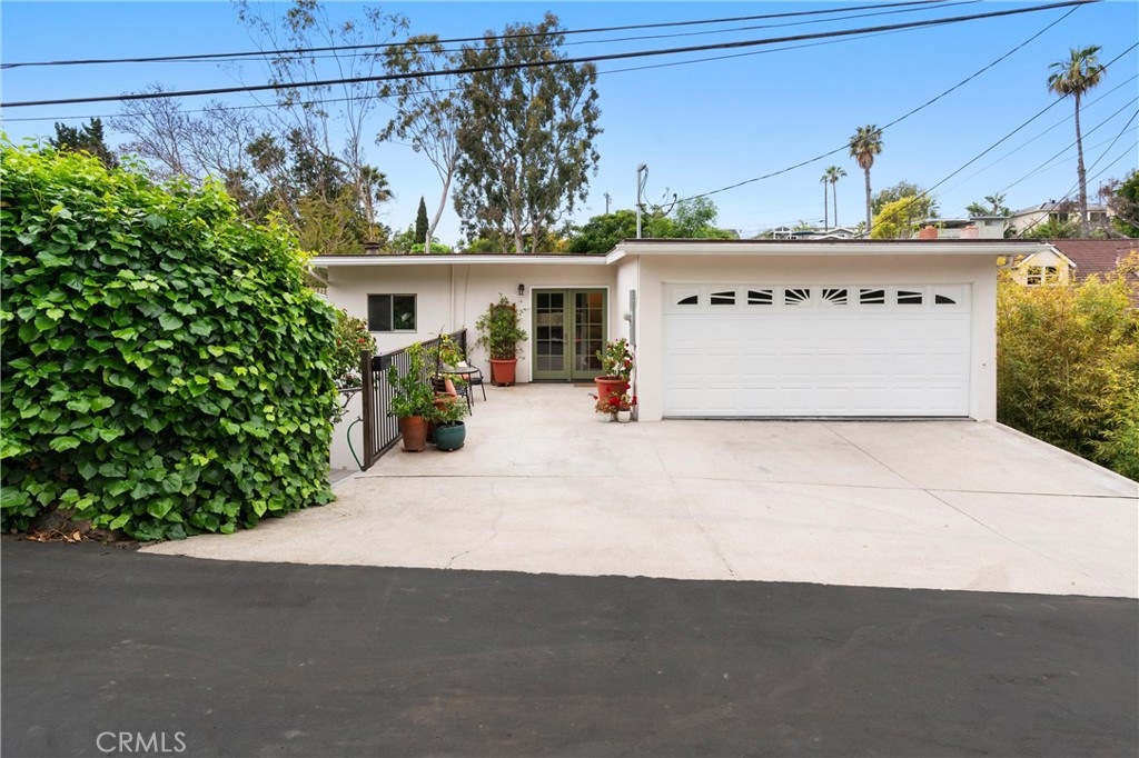 Attached 2 car garage. - 645 Griffith Way, Laguna Beach CA 92651 - photo 1
