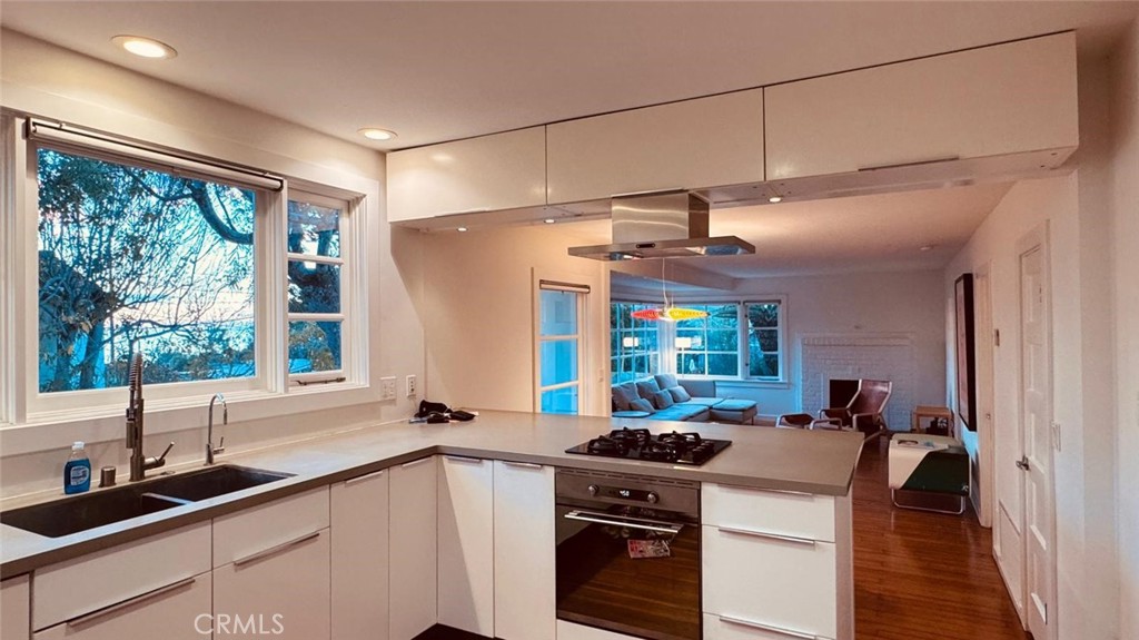 645 Thalia Street, Laguna Beach CA 92651 - photo 2
