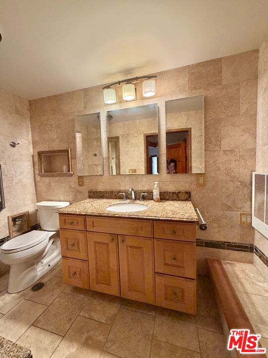 653 Ramona Avenue, Laguna Beach CA 92651 - photo 25