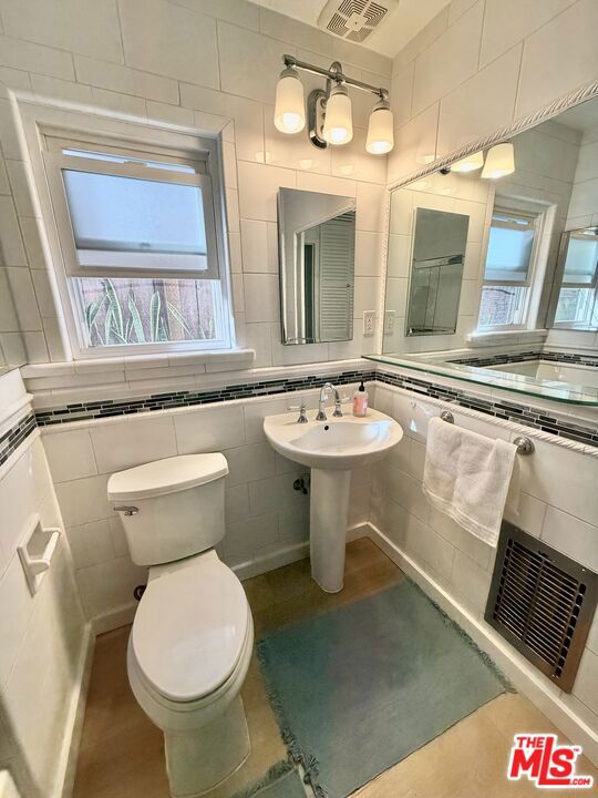 653 Ramona Avenue, Laguna Beach CA 92651 - photo 35