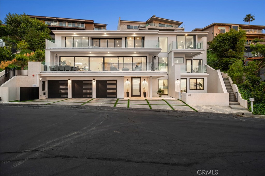654 Canyon View Drive, Laguna Beach CA 92651 - photo 2