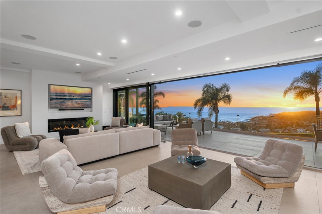 654 Canyon View Drive, Laguna Beach CA 92651 - photo 3