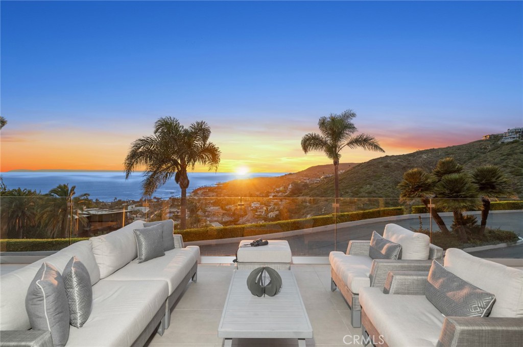 654 Canyon View Drive, Laguna Beach CA 92651 - photo 5