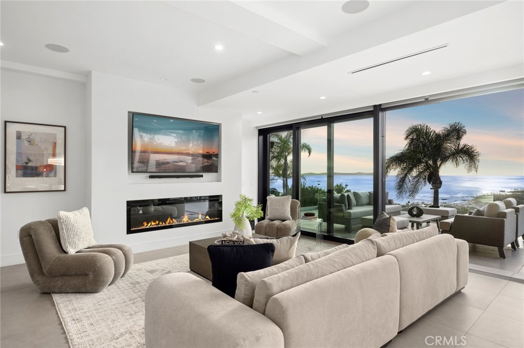 654 Canyon View Drive, Laguna Beach CA 92651 - photo 16