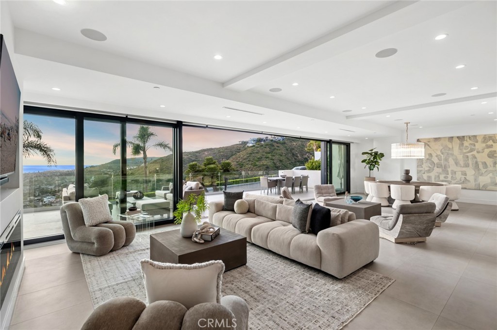 654 Canyon View Drive, Laguna Beach CA 92651 - photo 17