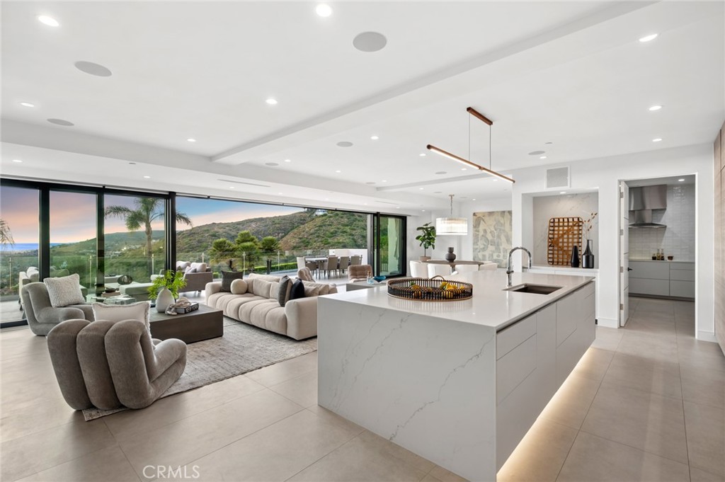 654 Canyon View Drive, Laguna Beach CA 92651 - photo 24