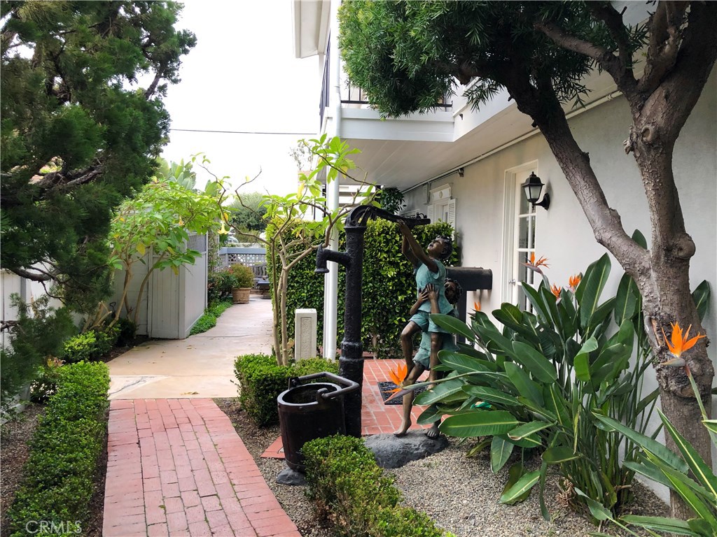666 Glenneyre Street 662, Laguna Beach CA 92651 - photo 1