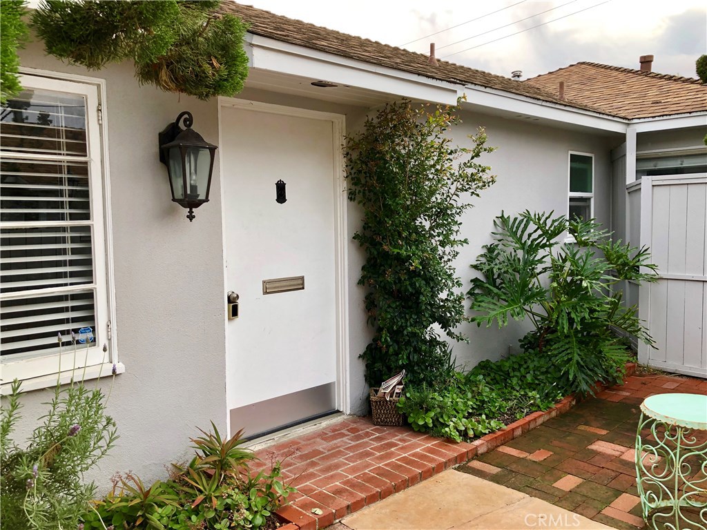 Front door - 666 Glenneyre Street, Laguna Beach CA 92651 - photo 1