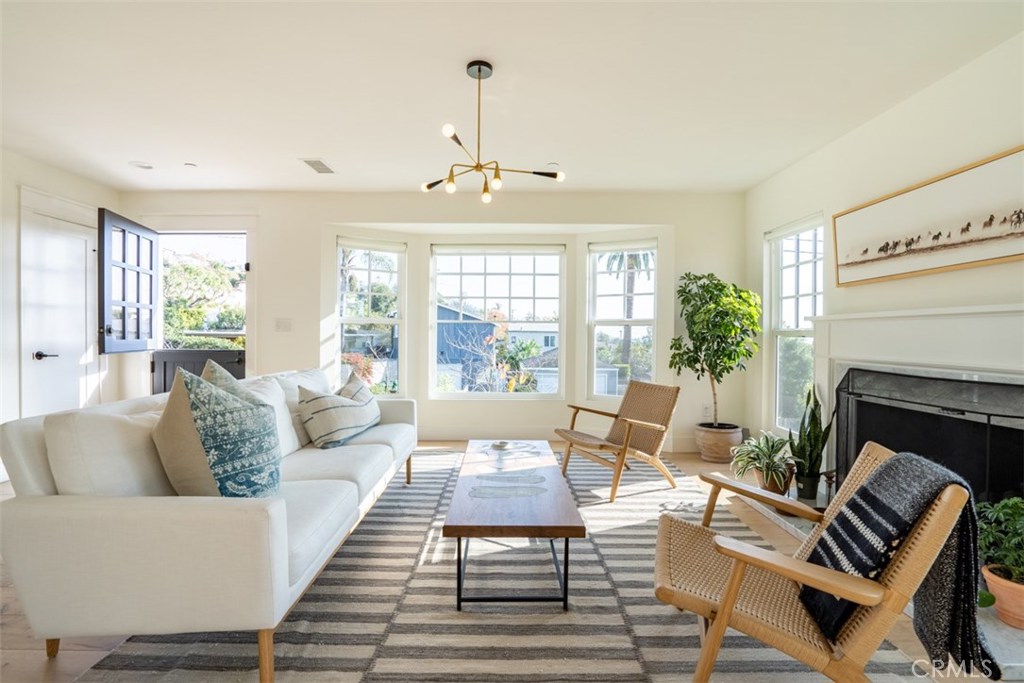 674 Seaview Street, Laguna Beach CA 92651 - photo 1