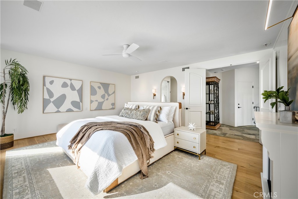 Voluminous primary bedroom - 675 Cliff Drive, Laguna Beach CA 92651 - photo 16