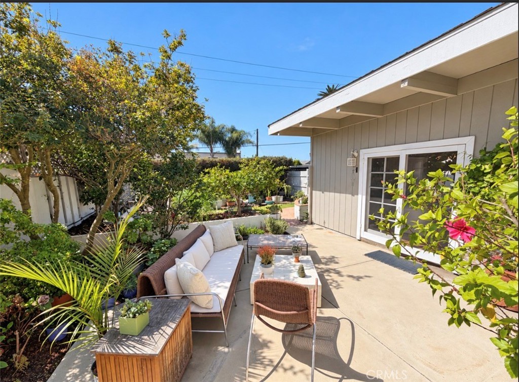 676 Glenneyre Street, Laguna Beach CA 92651 - photo 4