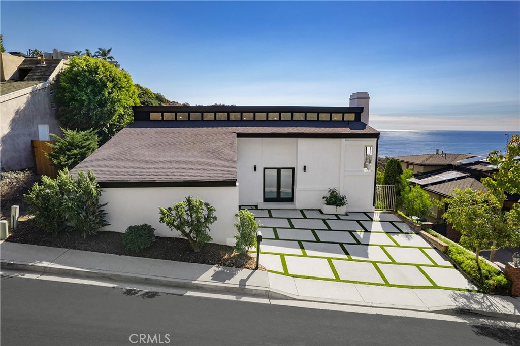 685 Nyes Place, Laguna Beach CA 92651 - photo 1