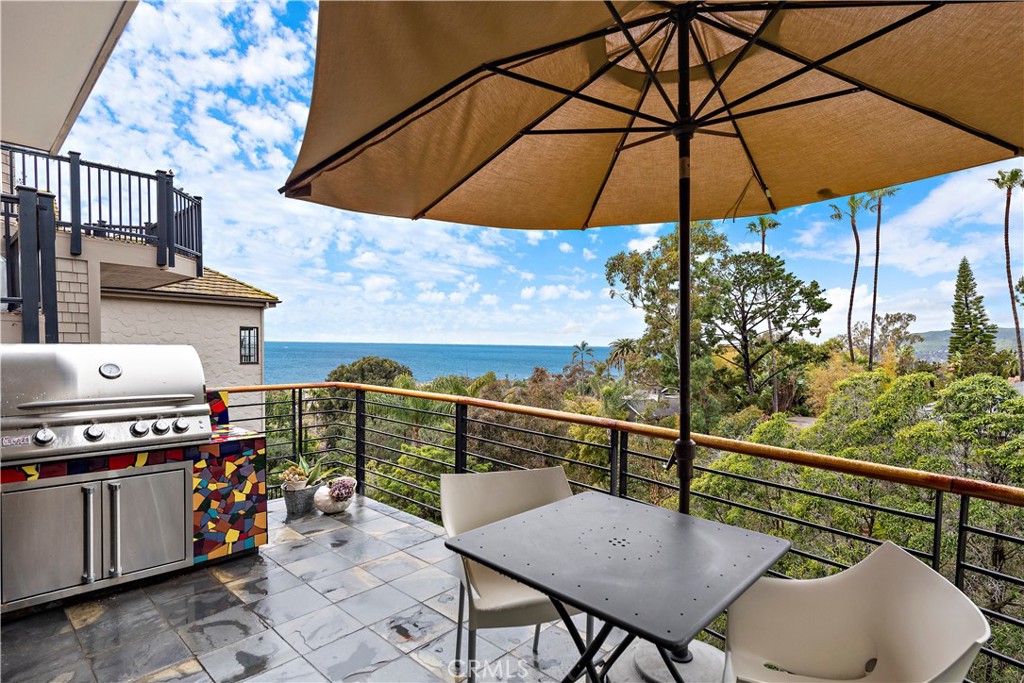 686 Diamond Street, Laguna Beach CA 92651 - photo 1