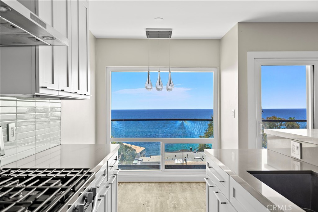694 N Coast 5, Laguna Beach CA 92651 - photo 3