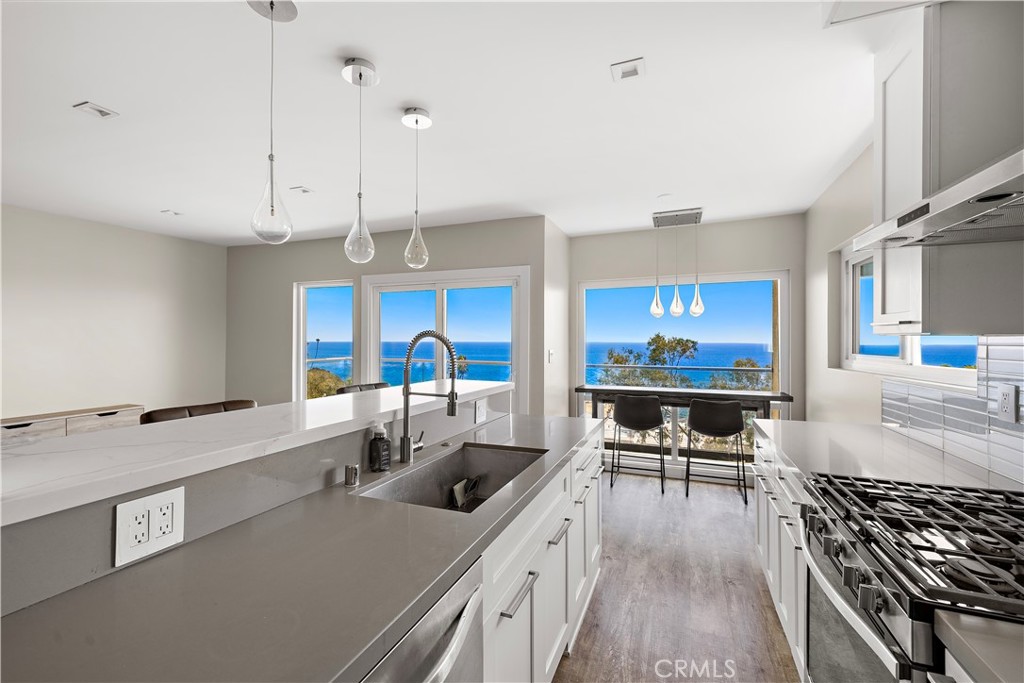 694 N Coast 6, Laguna Beach CA 92651 - photo 5