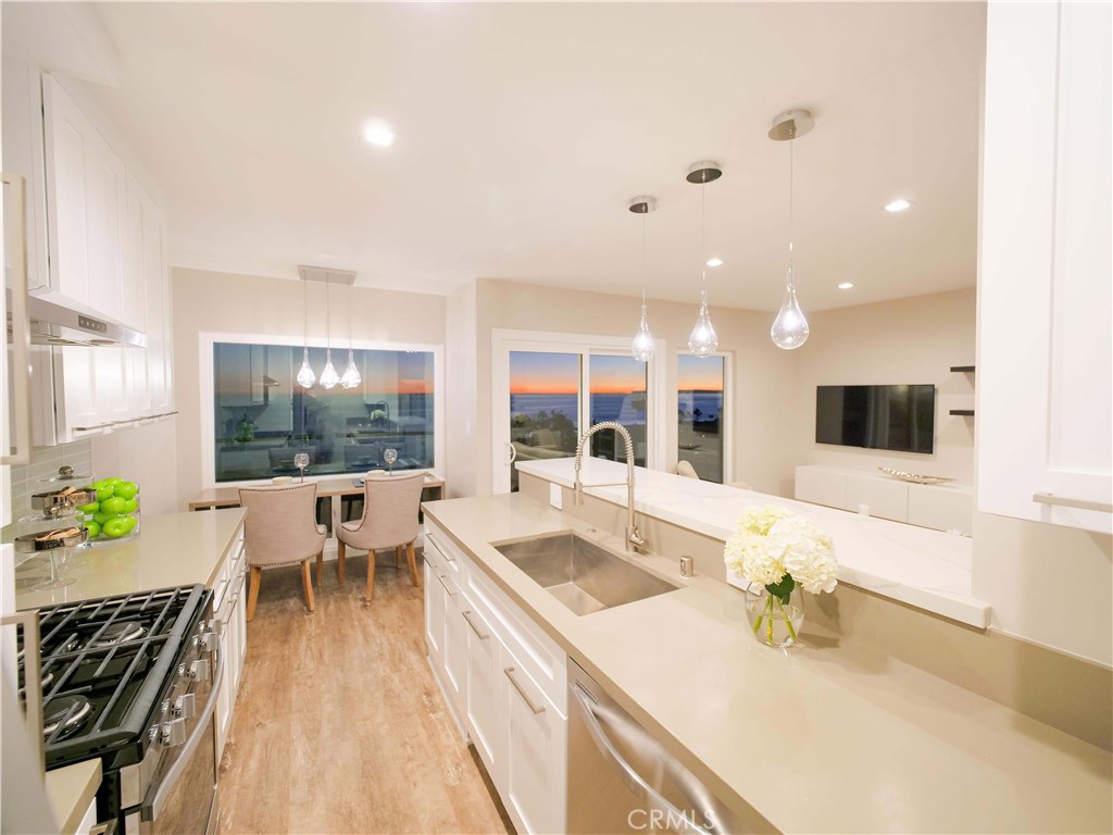 694 N Coast Hy 1, Laguna Beach CA 92651 - photo 1