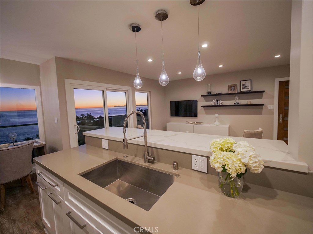 694 N Coast Hy 3, Laguna Beach CA 92651 - photo 1