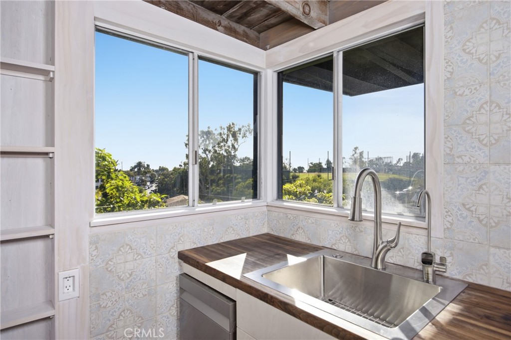 699 Griffith, Laguna Beach CA 92651 - photo 9